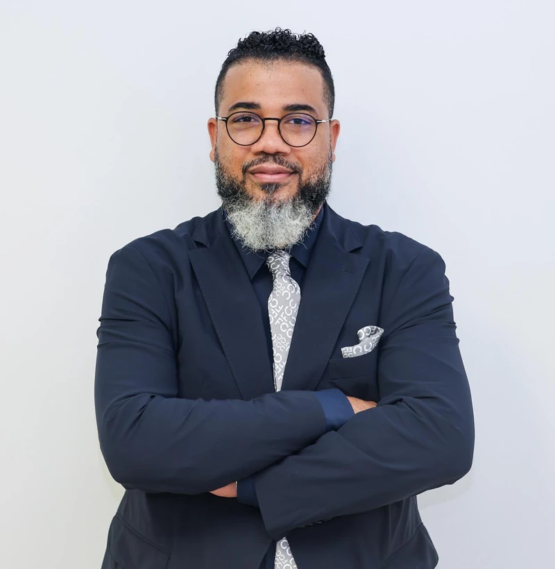 Mr. Fabrizio Gonçalves